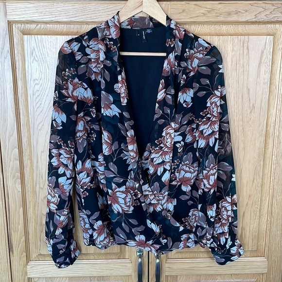 Vero Moda Floral Wrap Style Blouse size medium - Picture 1 of 4